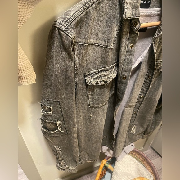 Kooples Jeans Men’s Button Down Distressed shirt, size small - Great Condition! - Picture 3 of 6